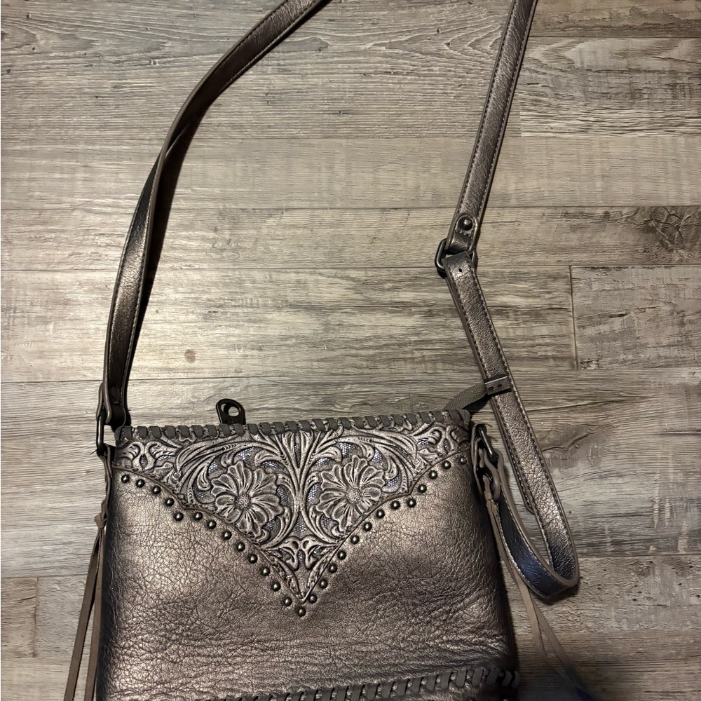 Shyanne Silver Crossbody Bag with Intricate Detailing